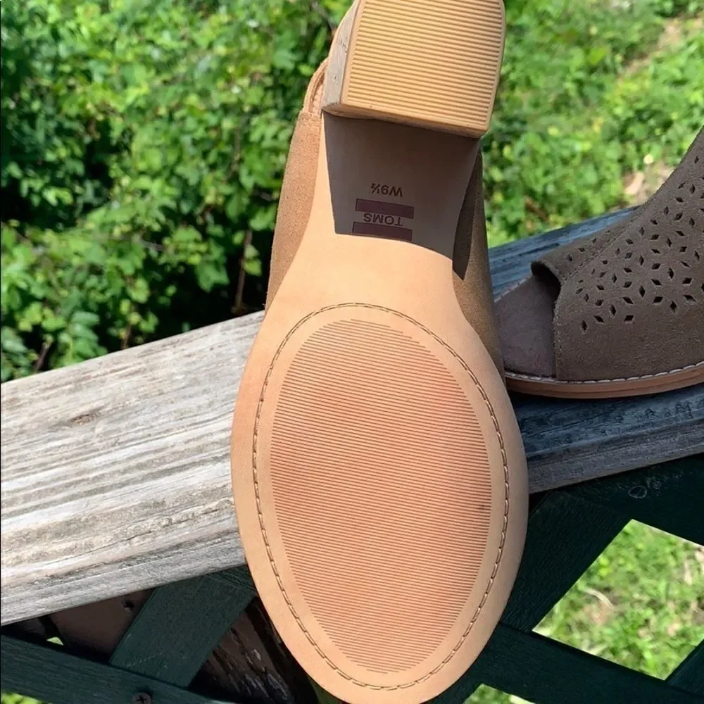 Toms Cork Heeled Open toe  Sz 9.5W New